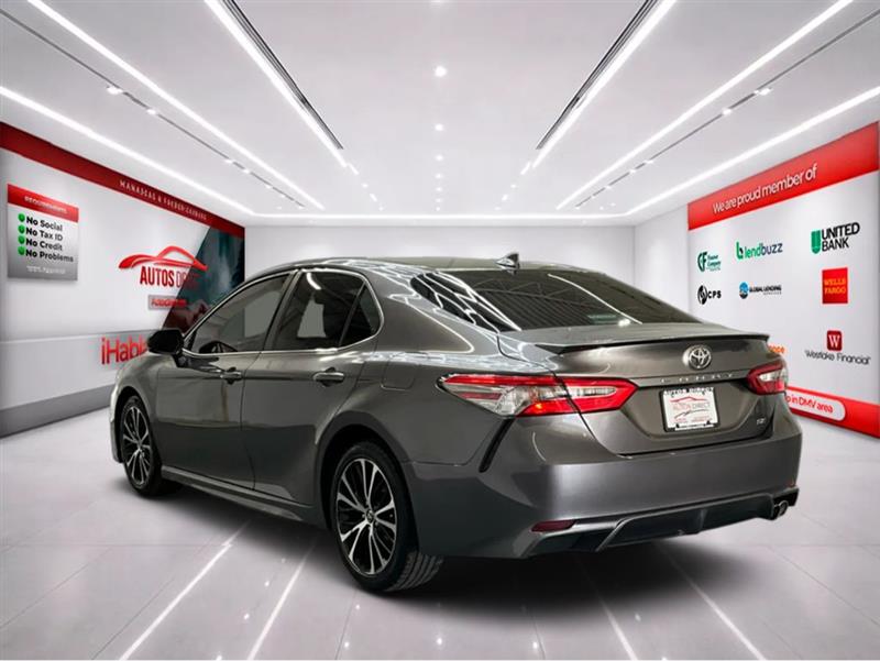 2019 TOYOTA CAMRY SE