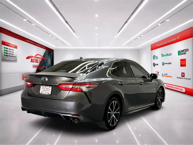 2019 TOYOTA CAMRY SE