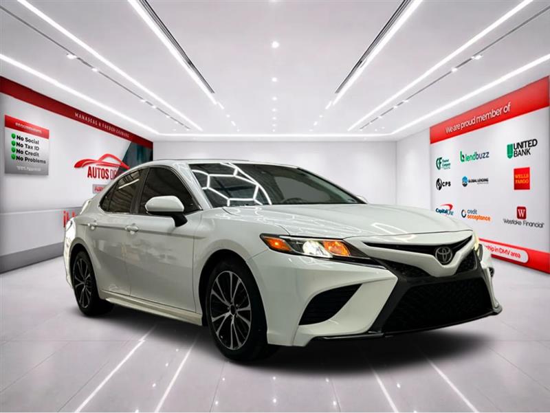 2018 TOYOTA CAMRY SE