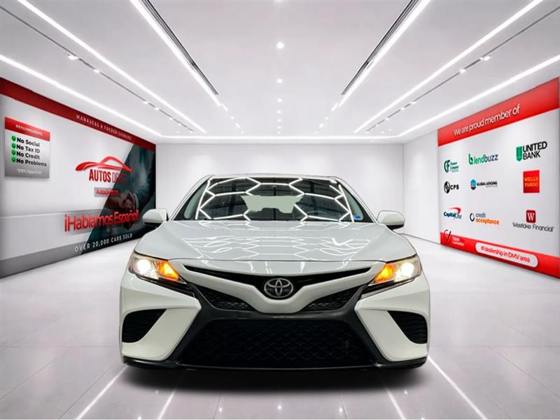 2018 TOYOTA CAMRY SE