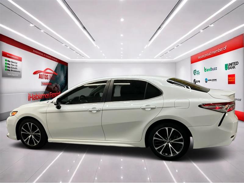2018 TOYOTA CAMRY SE