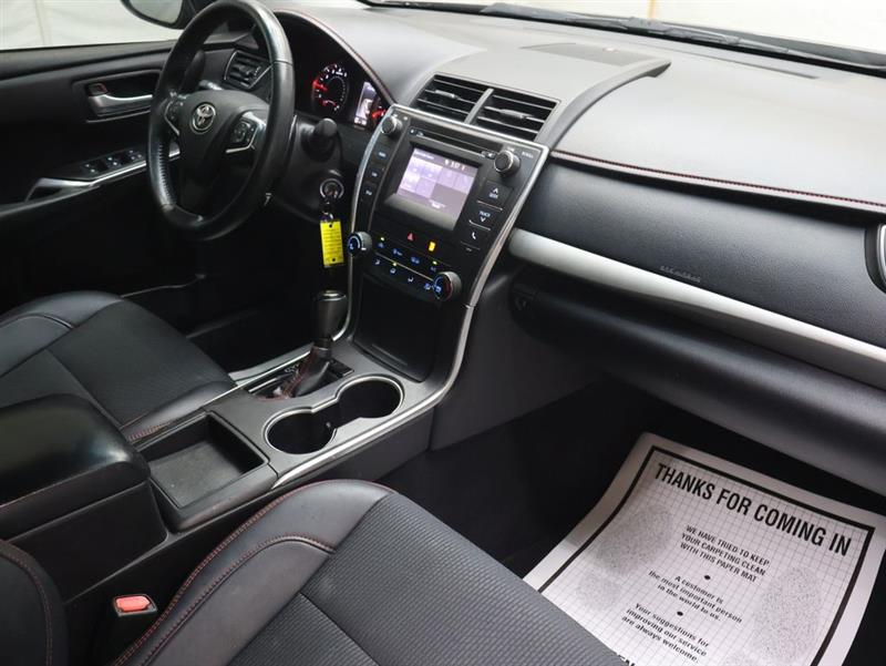 2016 TOYOTA CAMRY SE