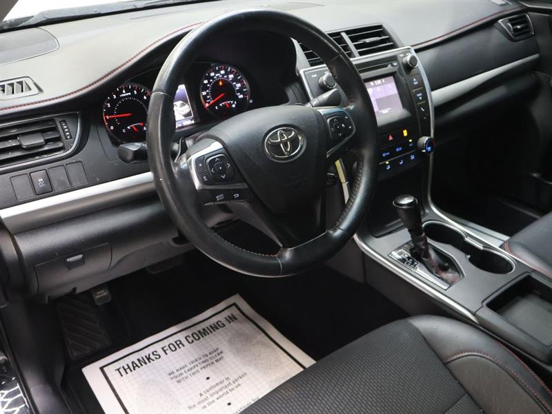 2016 TOYOTA CAMRY SE