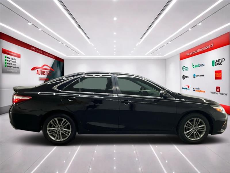 2016 TOYOTA CAMRY SE