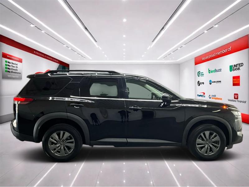 2022 NISSAN PATHFINDER SV