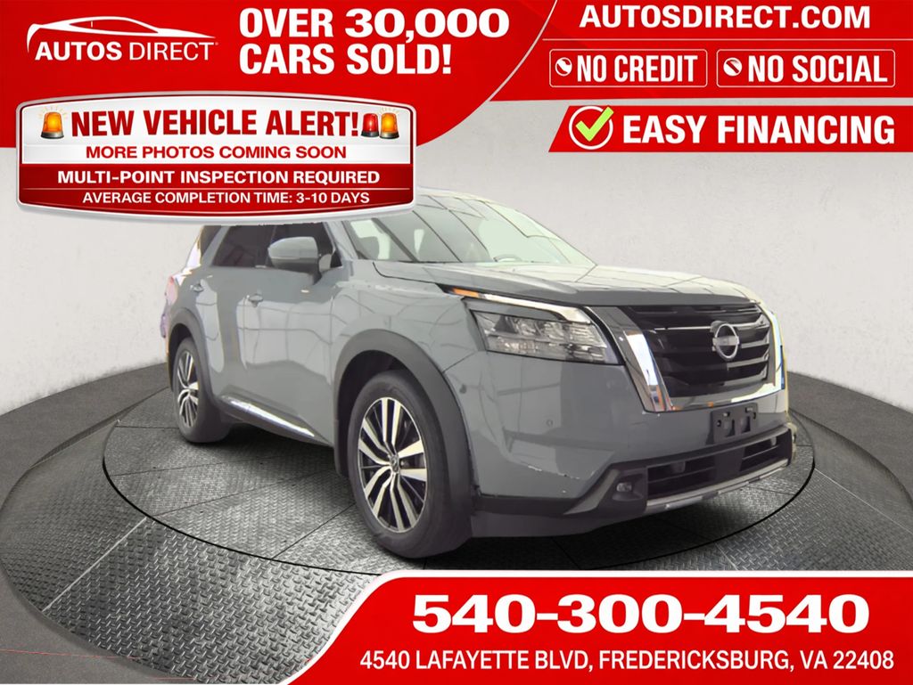 2024 Nissan Pathfinder Platinum 4WD's photo
