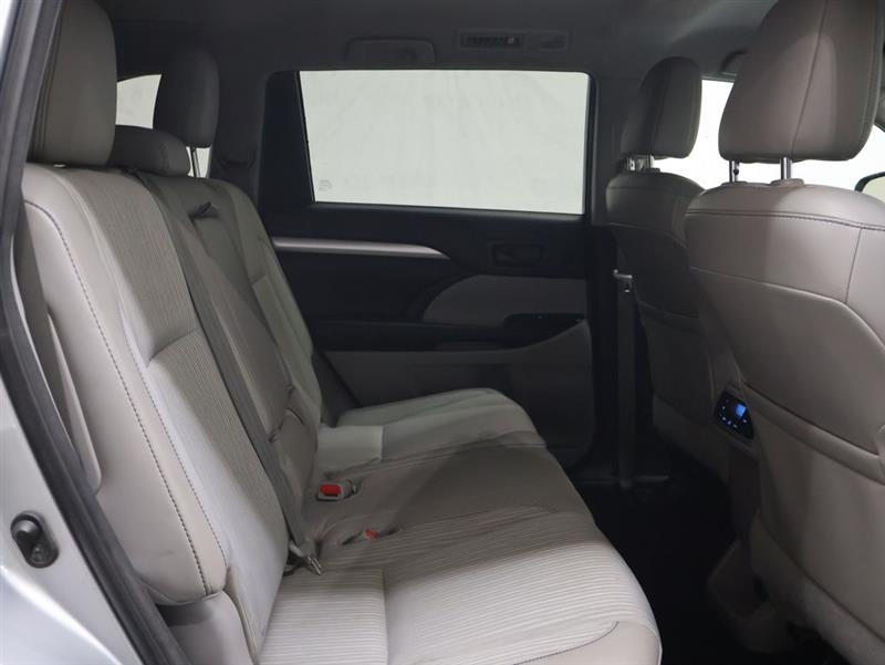 2016 TOYOTA HIGHLANDER LE PLUS
