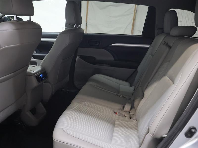 2016 TOYOTA HIGHLANDER LE PLUS