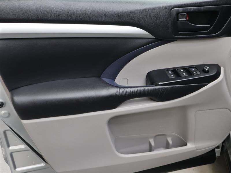 2016 TOYOTA HIGHLANDER LE PLUS