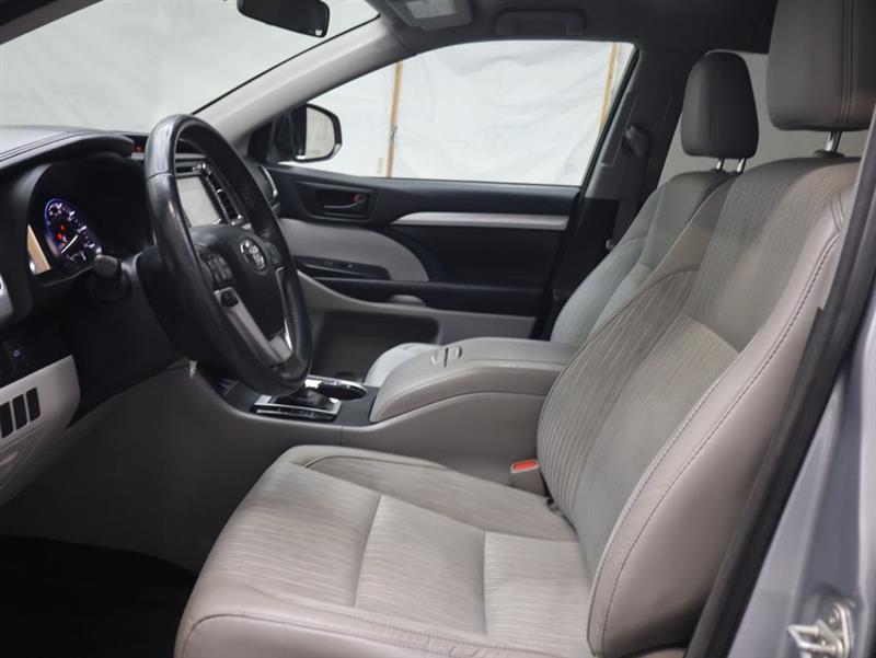 2016 TOYOTA HIGHLANDER LE PLUS