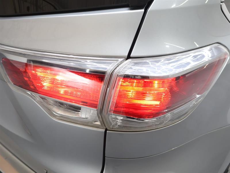 2016 TOYOTA HIGHLANDER LE PLUS