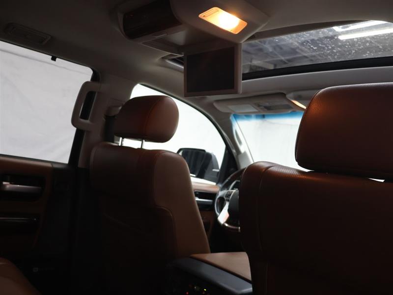 2016 TOYOTA SEQUOIA PLATINUM