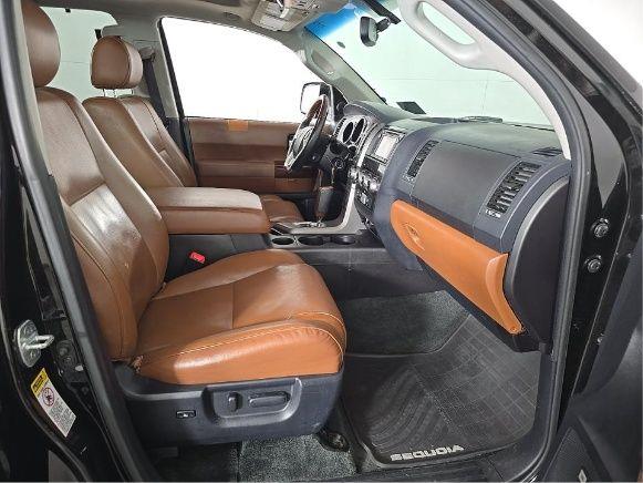 2016 TOYOTA SEQUOIA PLATINUM