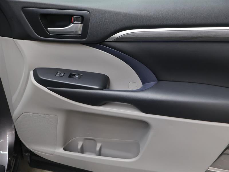 2018 TOYOTA HIGHLANDER LIMITED