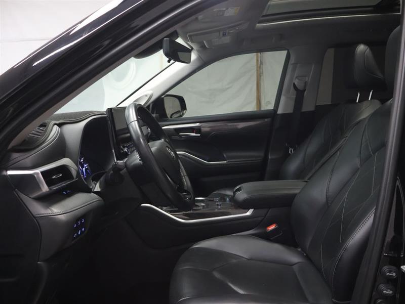 2021 TOYOTA HIGHLANDER HYBRID PLATINUM