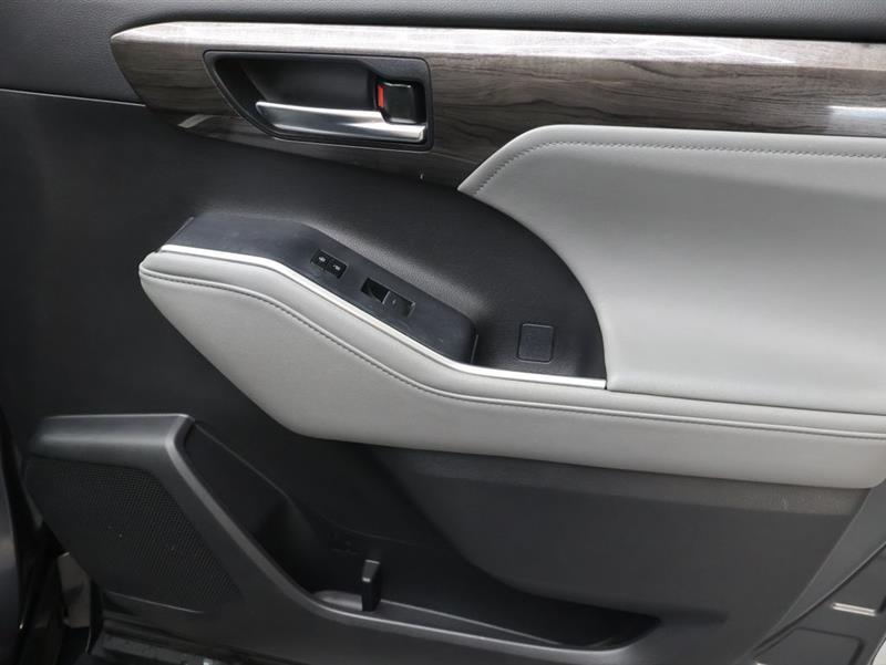 2024 TOYOTA HIGHLANDER LIMITED