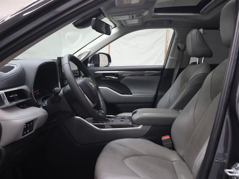 2024 TOYOTA HIGHLANDER LIMITED