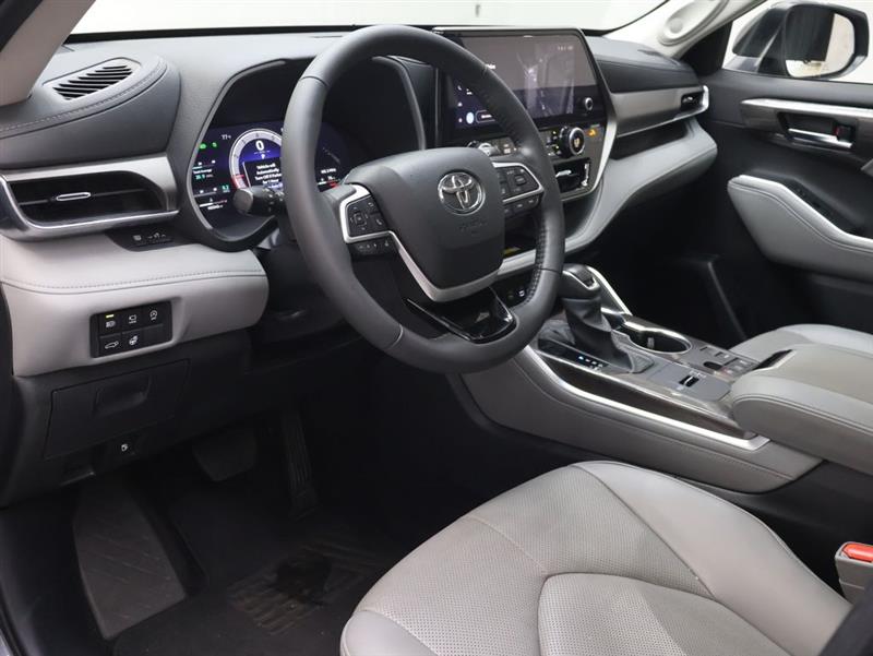 2024 TOYOTA HIGHLANDER LIMITED