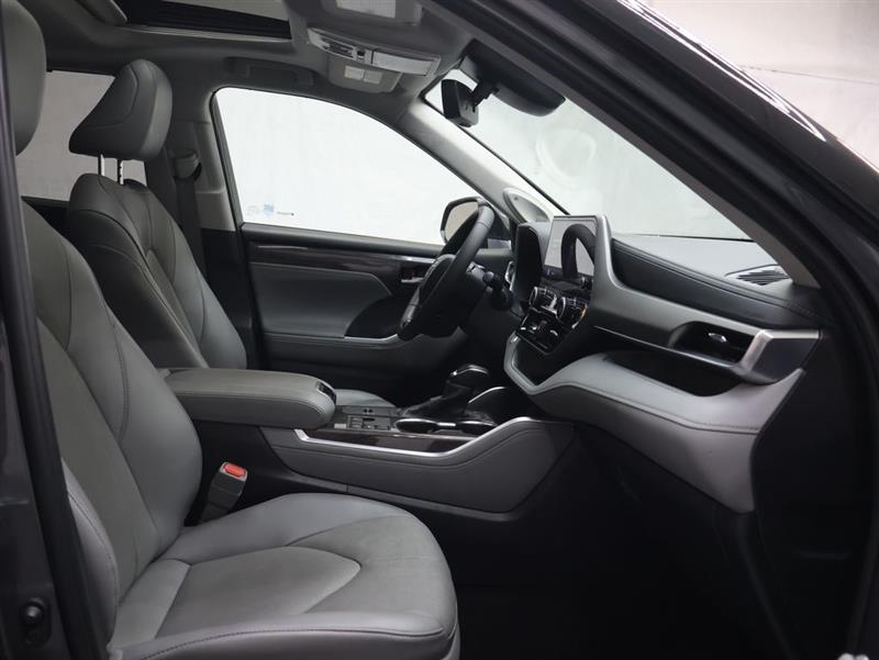 2024 TOYOTA HIGHLANDER LIMITED