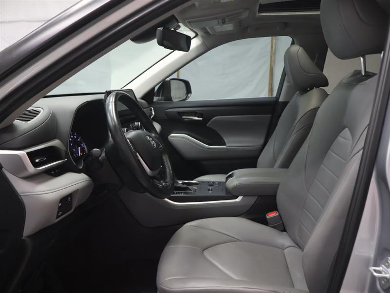 2024 TOYOTA HIGHLANDER XLE