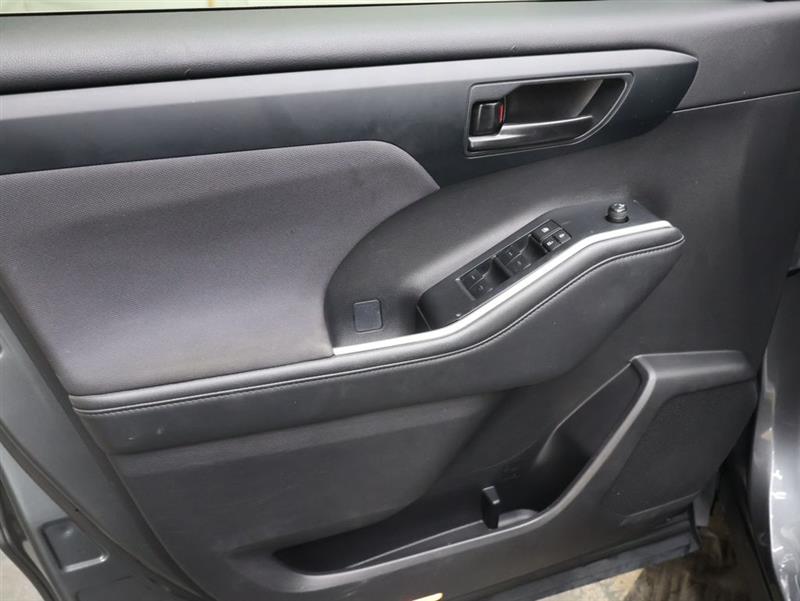 2023 TOYOTA HIGHLANDER HYBRID LE