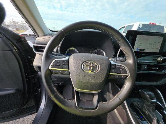 2023 TOYOTA HIGHLANDER HYBRID LE