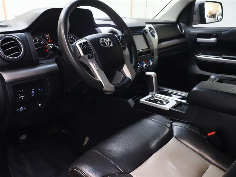 2017 TOYOTA TUNDRA SR5