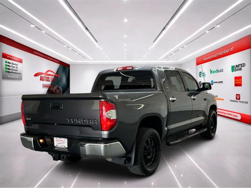 2017 TOYOTA TUNDRA SR5