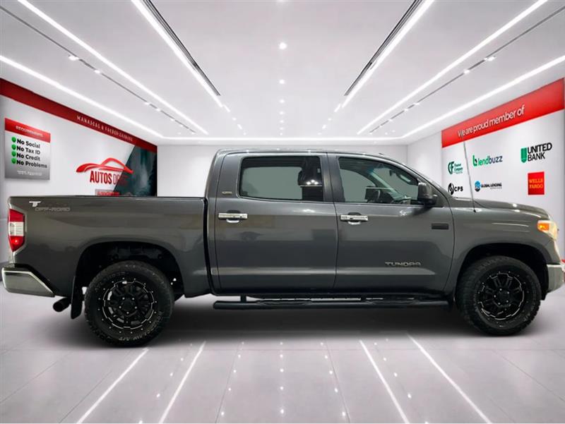 2017 TOYOTA TUNDRA SR5