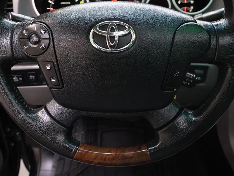 2013 TOYOTA TUNDRA PLATINUM