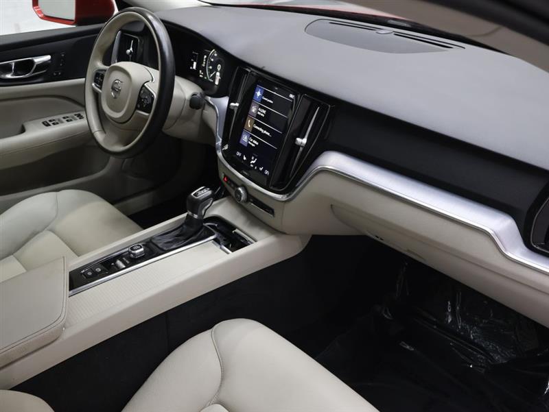 2019 VOLVO S60 MOMENTUM
