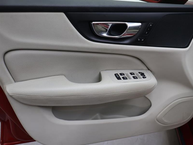 2019 VOLVO S60 MOMENTUM