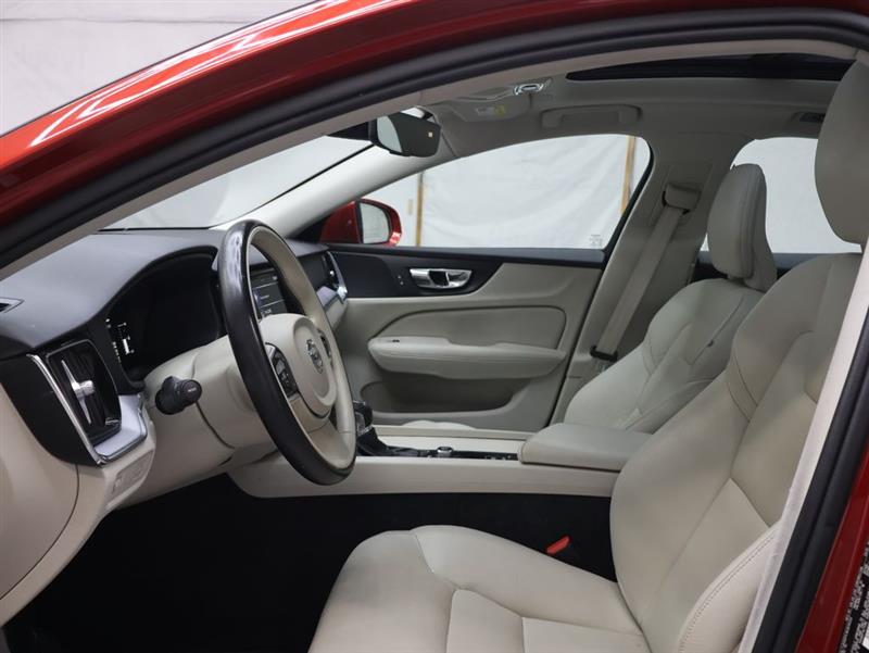 2019 VOLVO S60 MOMENTUM