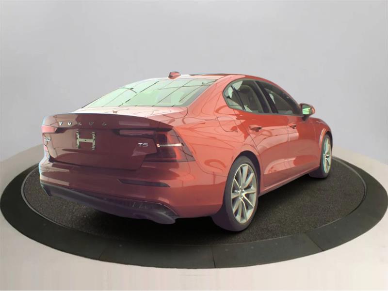2019 VOLVO S60 MOMENTUM