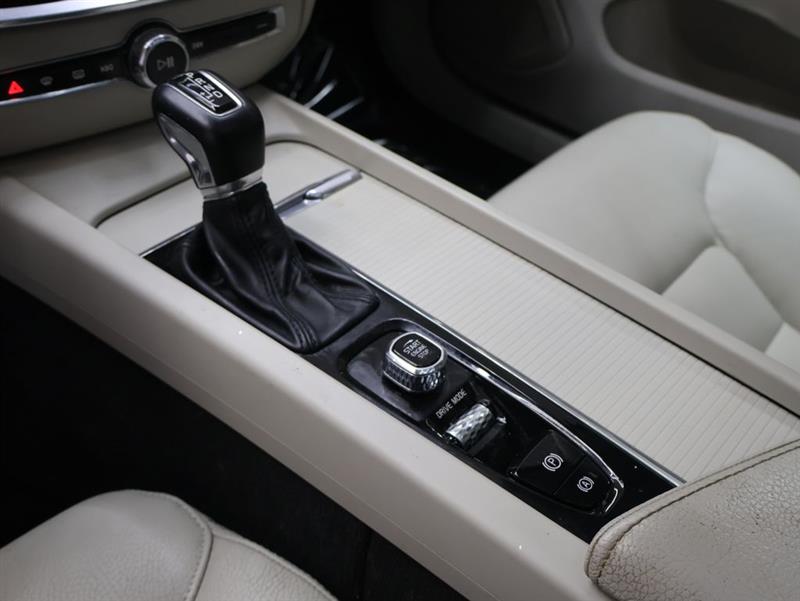 2019 VOLVO S60 MOMENTUM