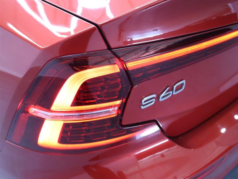 2019 VOLVO S60 MOMENTUM