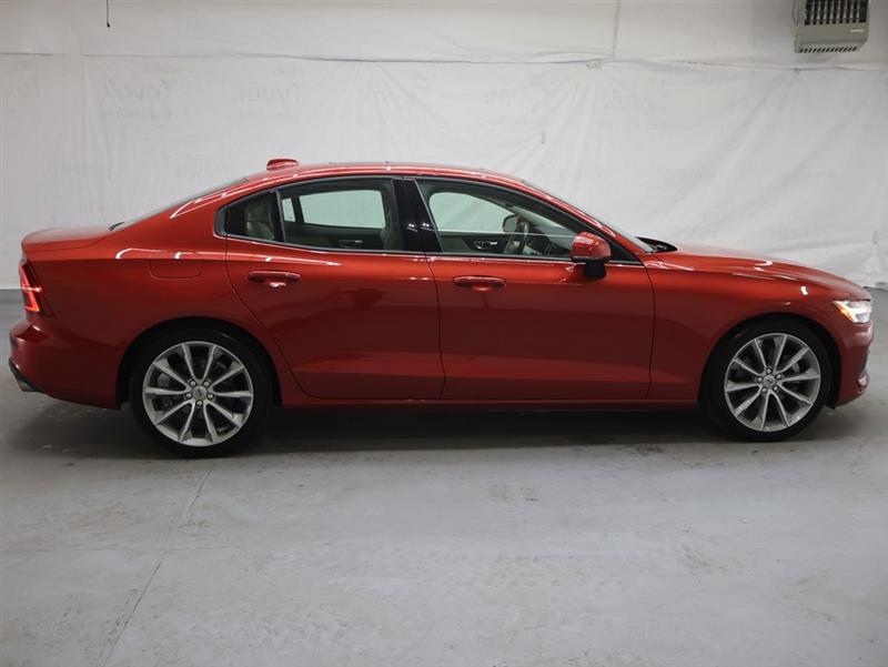 2019 VOLVO S60 MOMENTUM