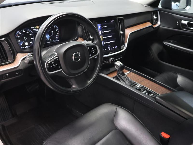 2021 VOLVO S60 MOMENTUM