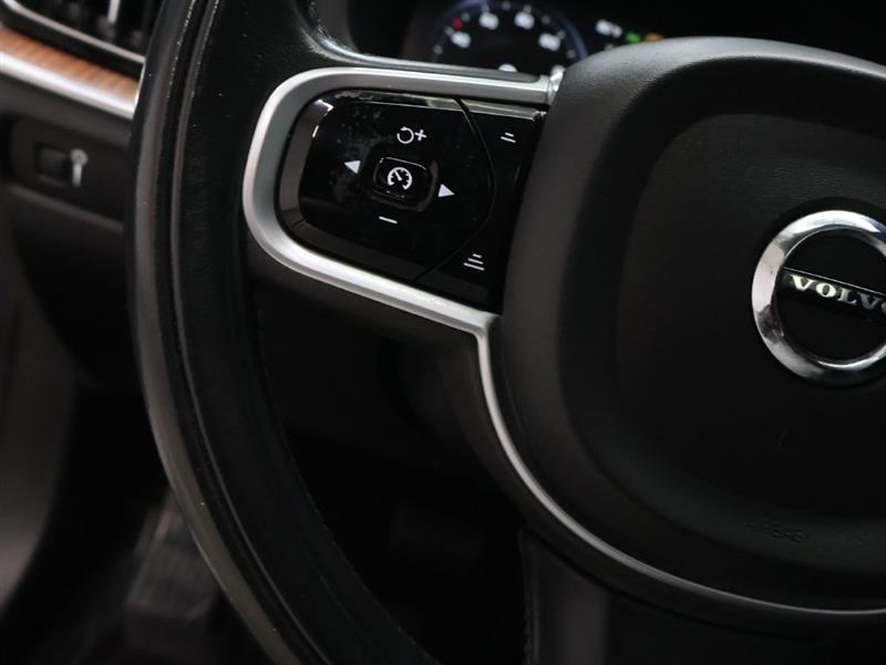 2021 VOLVO S60 MOMENTUM