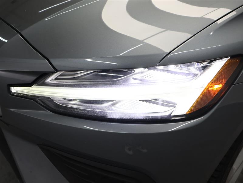 2021 VOLVO S60 MOMENTUM