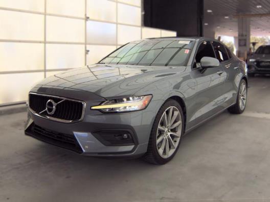 2021 VOLVO S60 MOMENTUM