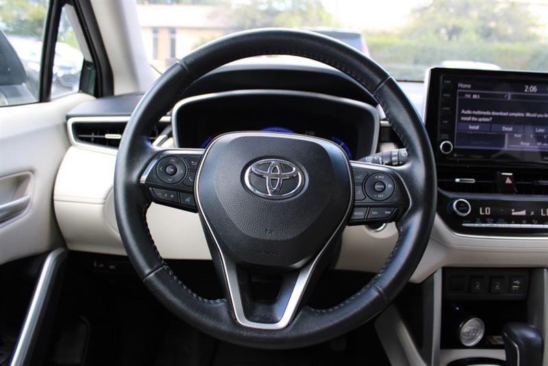 2022 TOYOTA COROLLA CROSS XLE