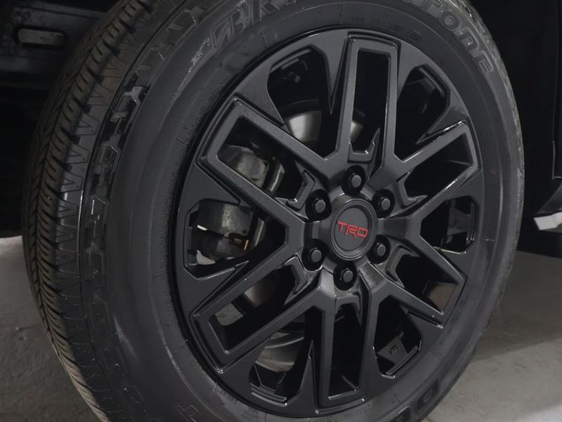 2024 TOYOTA SEQUOIA SR5
