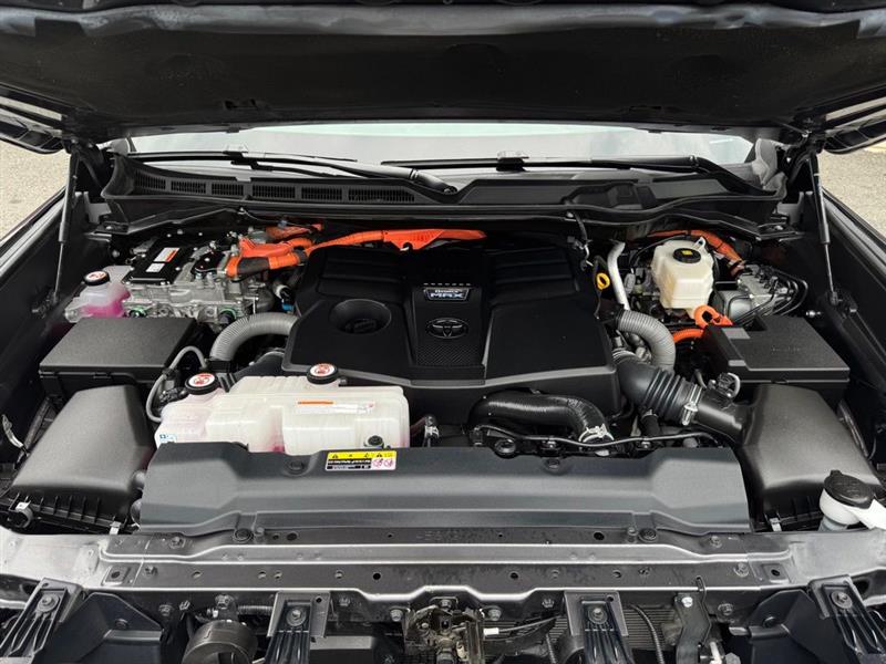 2024 TOYOTA SEQUOIA SR5