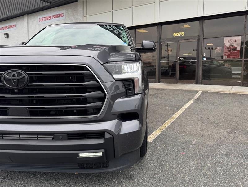 2024 TOYOTA SEQUOIA SR5