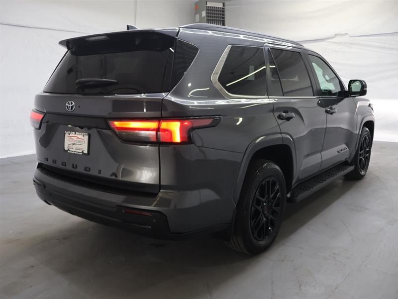 2024 TOYOTA SEQUOIA SR5