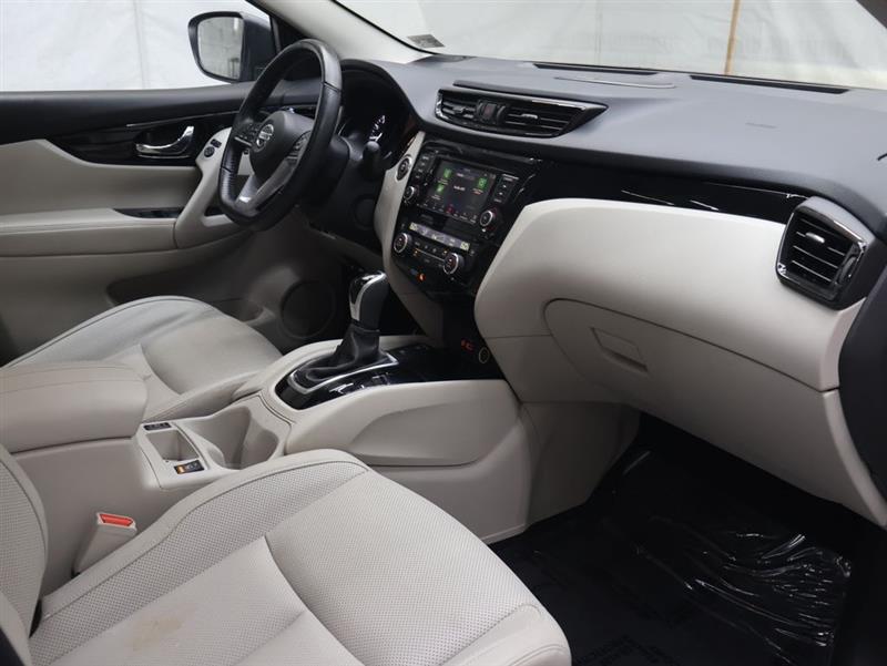 2022 NISSAN ROGUE SPORT SL