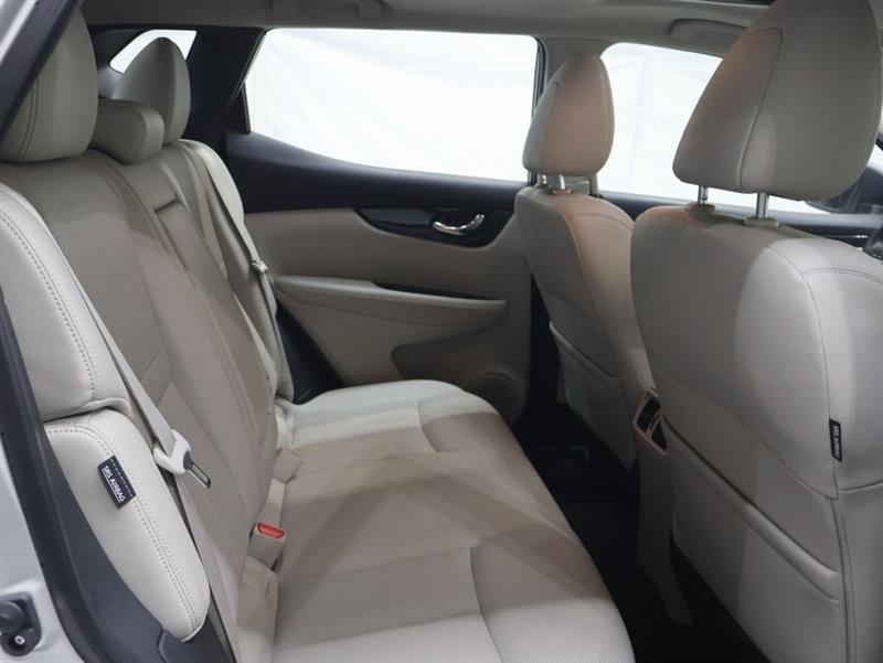 2022 NISSAN ROGUE SPORT SL