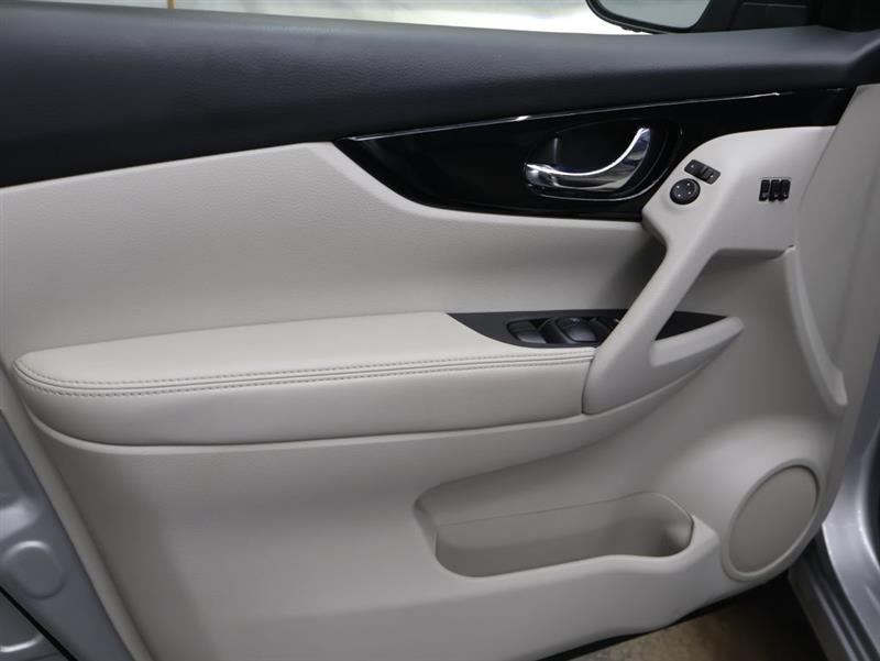 2022 NISSAN ROGUE SPORT SL