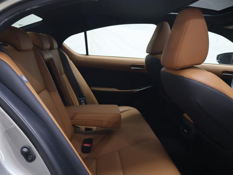 2023 LEXUS IS IS 300